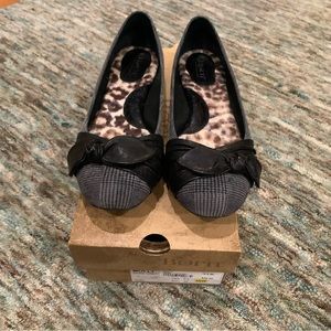 Born Molly Dark Grey Cuki Leather Flats Size 8.5